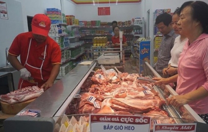 Giá thịt lợn giảm tại cửa hàng VinMart