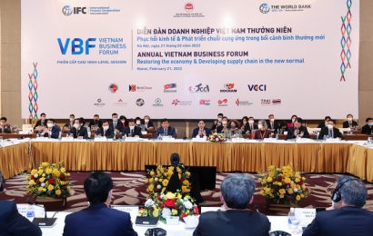 Thủ tướng dự Phiên cấp cao Diễn đàn doanh nghiệp Việt Nam thường niên