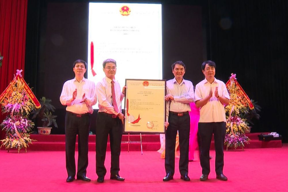 Lễ công bố văn bằng bảo hộ sở hữu trí tuệ chỉ dẫn địa lý cho tỏi An Thịnh.