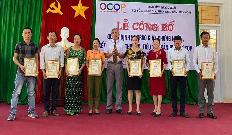Lẽ trao chứng nhận OCOP đợt I-2020 tỉnh Quảng Ngai.
