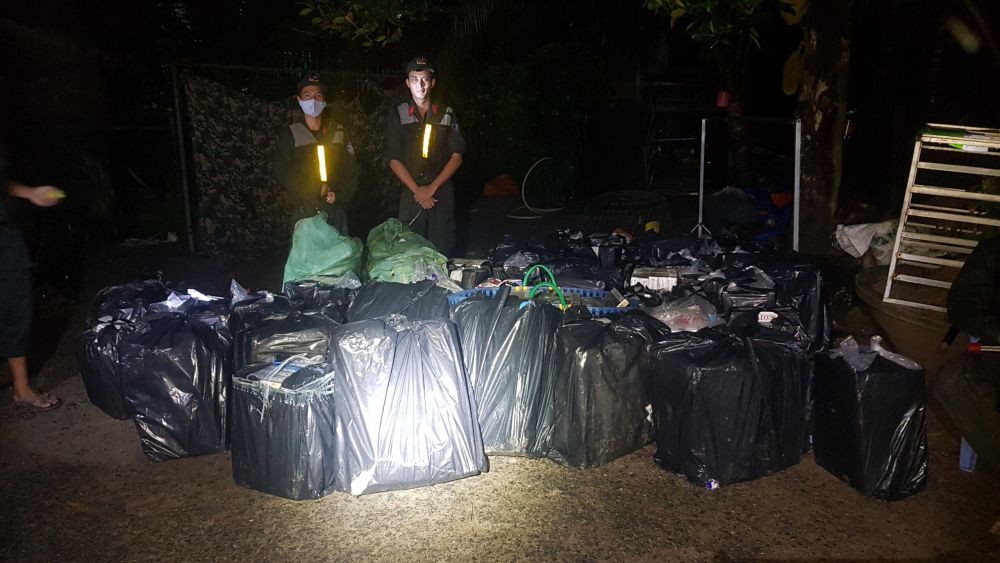 Tang vật thuốc l&aacute; thu giữ tại An Giang.