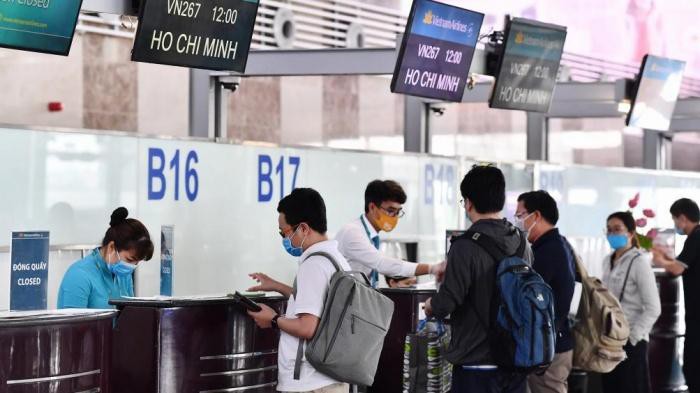 Hành khách của Vietnam Airlines Group (gồm Vietnam Airlines, Pacific Airlines và VASCO) có hành trình đến hoặc đi từ Côn Đảo nối chuyến qua Tp. Hồ Chí Minh chỉ cần làm thủ tục các chuyến bay một lần duy nhất.