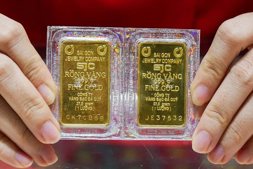 Gi&aacute; v&agrave;ng trong nước giảm 200.000 đồng/lượng.