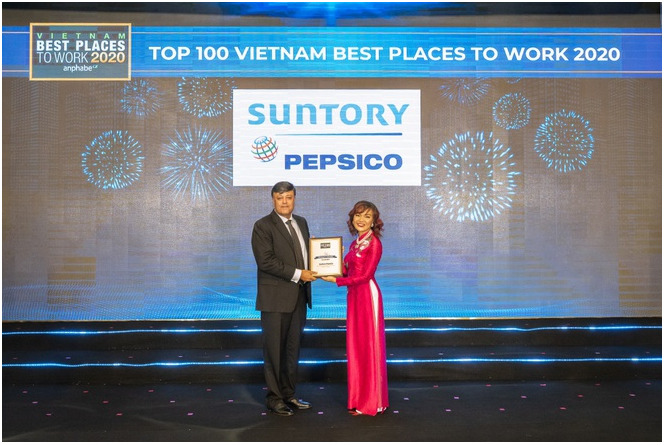 Ông Jahanzeb Khan - Tổng giám đốc Suntory PepsiCo Việt Nam - nhận danh hiệu top 3 công ty đa quốc gia ngành hàng tiêu dùng nhanh.