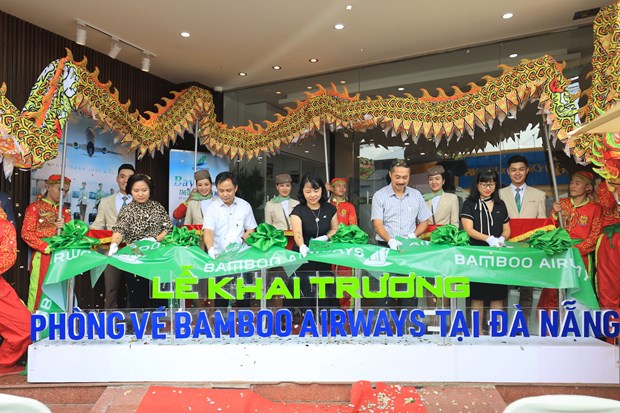 Bamboo Airways khai trương ph&ograve;ng v&eacute; đầu ti&ecirc;n tại khu vực miền Trung.