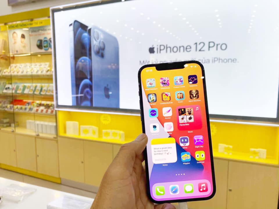 Kh&aacute;ch h&agrave;ng Viettel++ được mua iPhone 12 chỉ từ 13,5 triệu đồng.