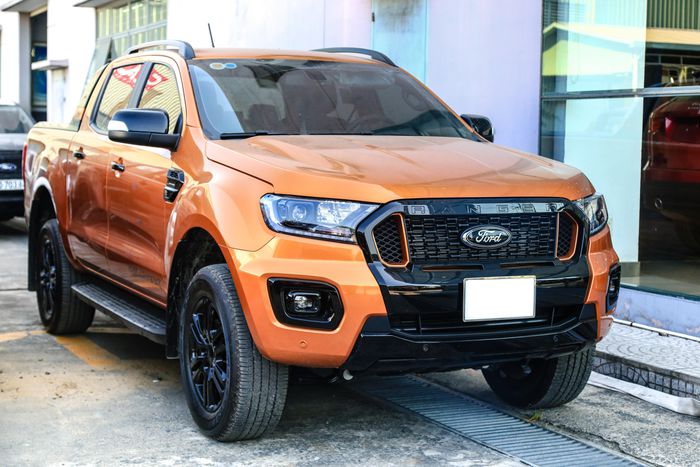 Ford Ranger 2021 đã về đại lý, giá từ 616 triệu đồng.