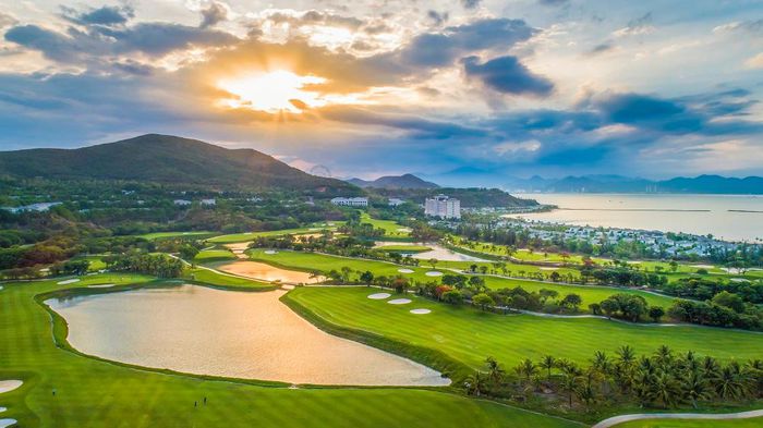 Sân golf Nha Trang.