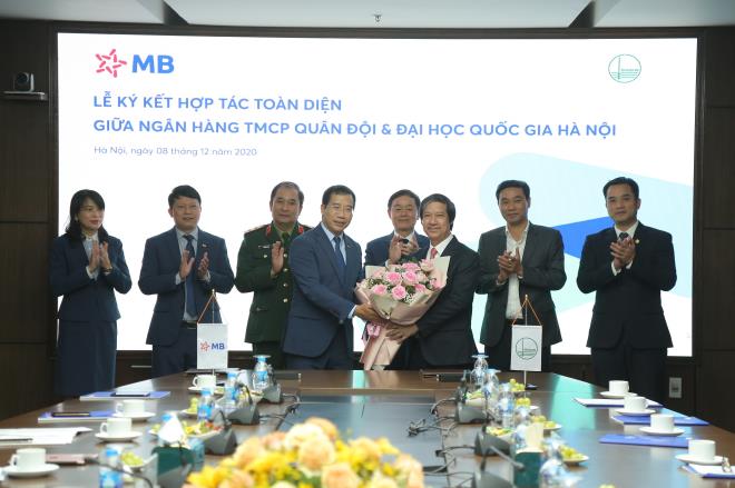 MB v&agrave; Đại học Quốc gia H&agrave; Nội k&yacute; kết hợp t&aacute;c to&agrave;n diện