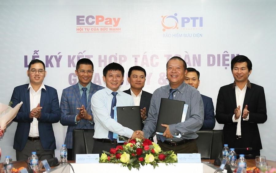 K&yacute; kết hợp t&aacute;c to&agrave;n diện giữa C&ocirc;ng ty C&ocirc;̉ ph&acirc;̀n Giải pháp Thanh toán Đi&ecirc;̣n lực và Vi&ecirc;̃n Th&ocirc;ng (ECPay) và T&ocirc;̉ng c&ocirc;ng ty C&ocirc;̉ ph&acirc;̀n Bảo hi&ecirc;̉m Bưu đi&ecirc;̣n (PTI).
