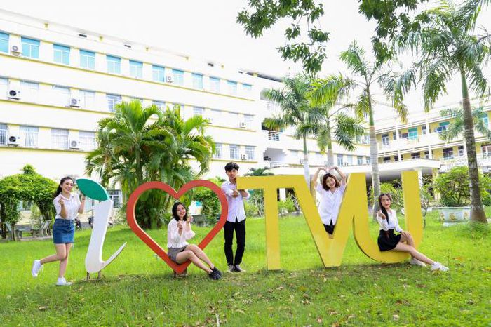 TVU - Tốp 200 đại học xanh, bền vững trên thế giới.