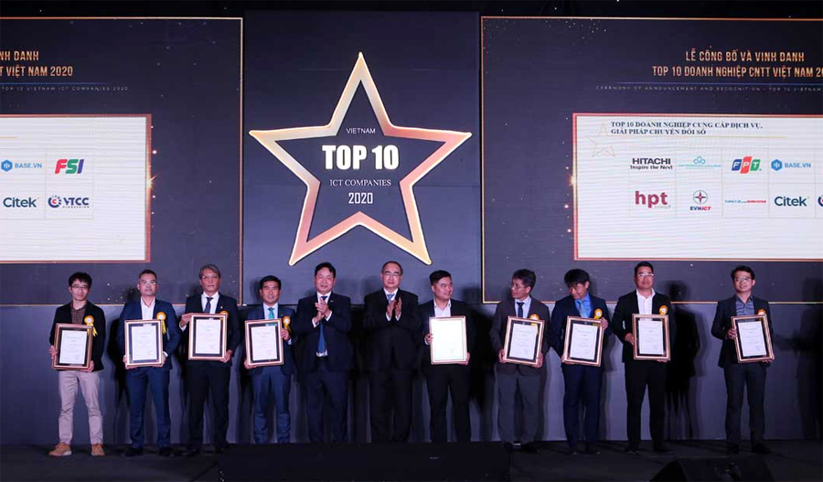 Vinh danh Top 10 doanh nghiệp c&ocirc;ng nghệ th&ocirc;ng tin Việt Nam 2020.