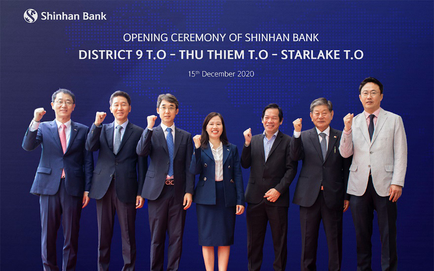 Ng&acirc;n h&agrave;ng Shinhan ch&iacute;nh thức khai trương ba ph&ograve;ng giao dịch mới tại H&agrave; Nội v&agrave; TP.HCM.