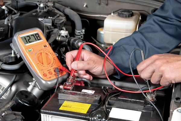 Máy phát điện đóng vai trò quan trọng trong việc cung cấp hệ thống điện năng cho xe ôtô