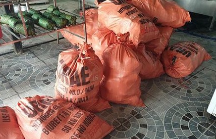 443 kg mỡ lợn đã qua sơ chế nhưng không rõ nguồn gốc xuất xứ.