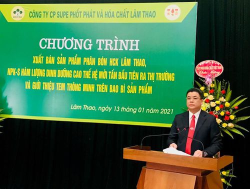 Ông Phạm Thanh Tùng, Tổng Giám đốc Công ty Cổ phần Supe Phốt phát và Hóa chất Lâm Thao (Lafchemco) phát biểu tại lễ ra mắt.