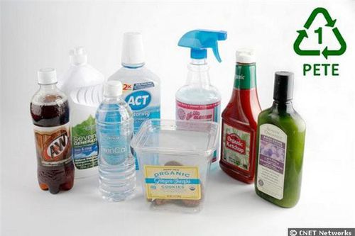 Nhựa PET sử dụng phổ biến cho các sản phẩm gia dụng nhưchai nước khoáng, nước ngọt, bia và bao bì đóng gói.