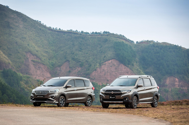 Ertiga và XL7 được trang bị hệ thống treo cứng vững, mang đến sự đầm chắc và thoải mái khi chở đông người.