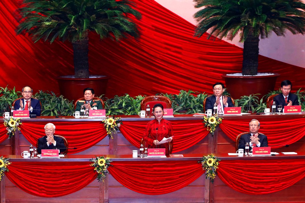 Đồng ch&iacute; Nguyễn Thị Kim Ng&acirc;n, Uỷ vi&ecirc;n Bộ Ch&iacute;nh trị kho&aacute; XII, Chủ tịch Quốc hội nước Cộng ho&agrave; x&atilde; hội chủ nghĩa Việt Nam thay mặt Đo&agrave;n Chủ tịch v&agrave; to&agrave;n thể Đại hội cảm ơn c&aacute;c ch&iacute;nh đảng, tổ chức v&agrave; bạn b&egrave; quốc tế đ&atilde; gửi điện, thư ch&uacute;c mừng Đảng Cộng sản Việt Nam v&agrave; Đại hội XIII của Đảng.