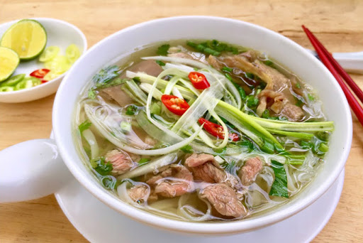 Phỏ Hà Nội lọt top 100 món ăn đặc sản Việt Nam.