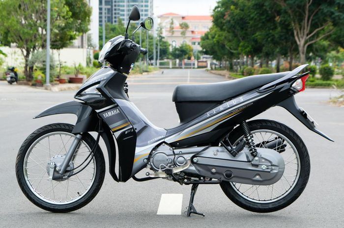 Yamaha Sirius.