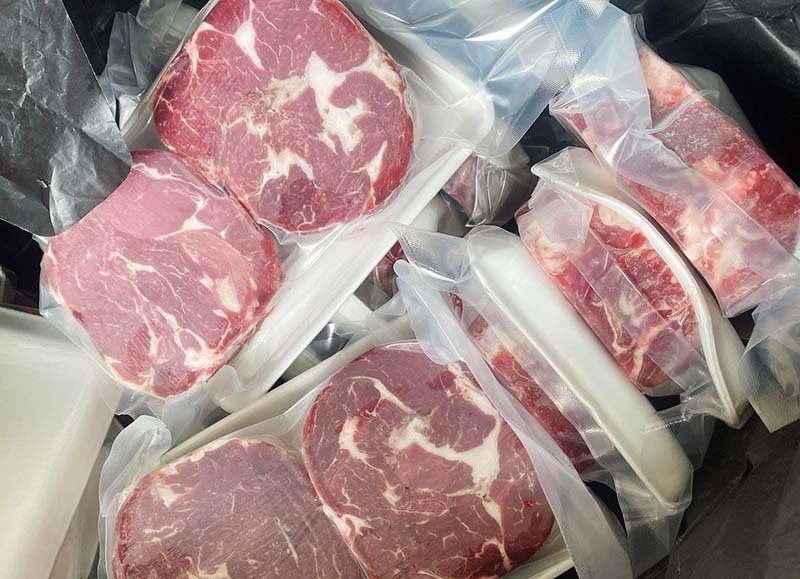 Thịt lõi thăn bò Úc được bán trên chợ mạng với giá siêu rẻ.
