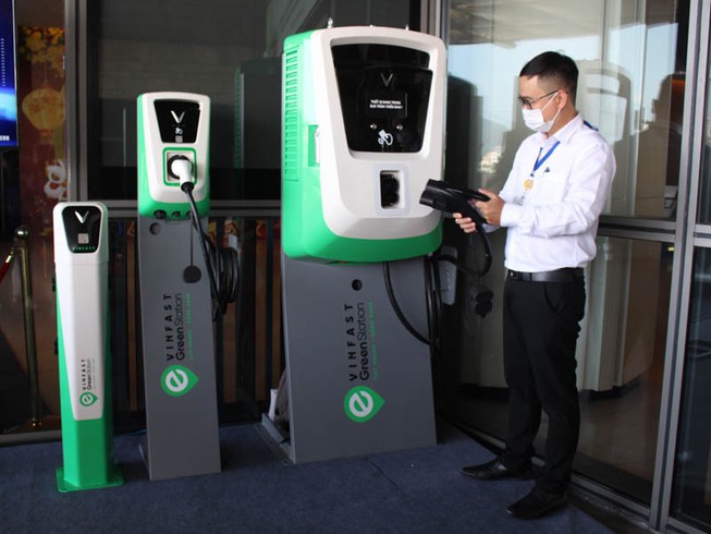 Đà Nẵng xây dựng 300 trạm sạc và khuyến khích mua sắm xe điện.