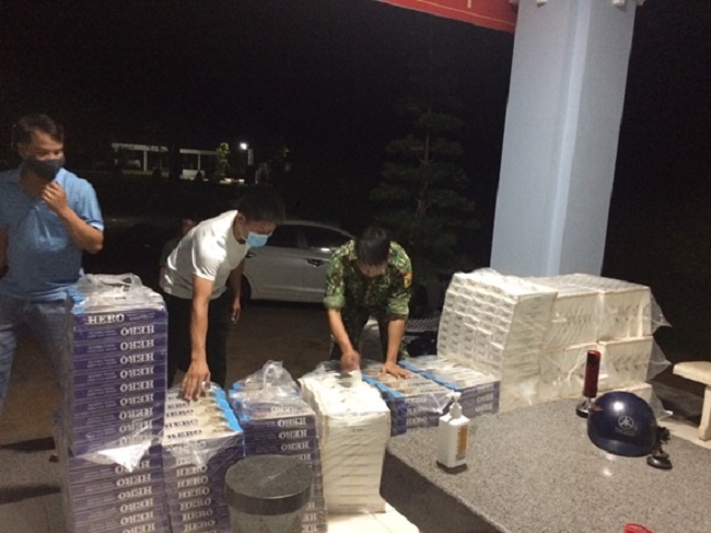 Lực lượng bi&ecirc;n ph&ograve;ng tỉnh T&acirc;y Ninh thu giữ hơn 14.000 g&oacute;i thuốc l&aacute; ngoại nhập lậu