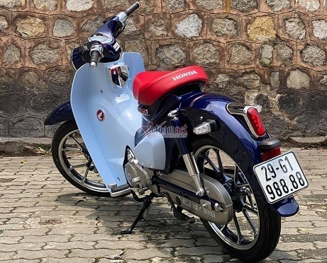 Honda Cub C125 biển đẹp chưa đổ xăng giá 300 triệu đồng của anh Đỗ Quang Tú ở Hà Nội.