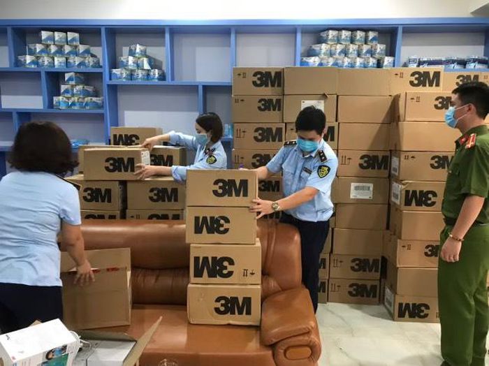 Lực lượng chức năng  phát hiện số lượng lớn khẩu trang có dấu hiệu giả mạo nhãn hiệu 3M đã đăng ký bảo hộ tại Việt Nam.