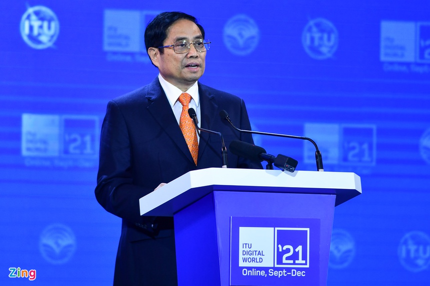 Thủ tướng Phạm Minh Chính chia sẻ sự quan trọng của chuyển đổi số đối với việc quay lại trạng thái bình thường mới. Ảnh: Đức Anh.