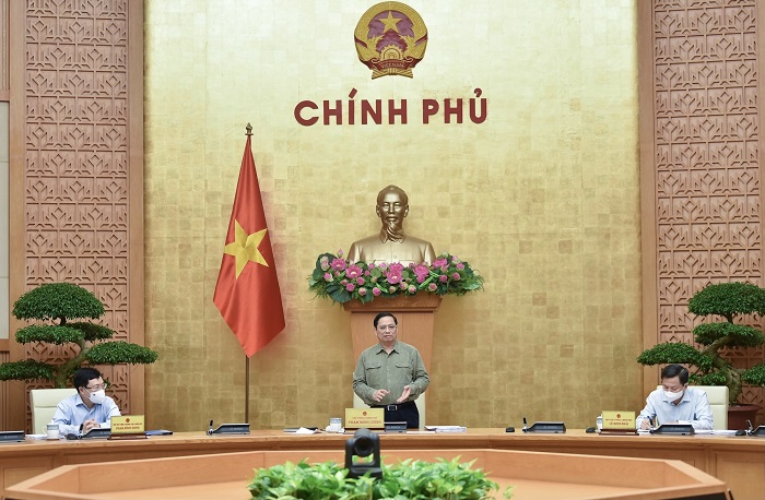 Thủ tướng Phạm Minh Ch&iacute;nh chủ tr&igrave; phi&ecirc;n họp Ch&iacute;nh phủ thường kỳ th&aacute;ng 10/2021. Ảnh: VGP/Nhật Bắc
