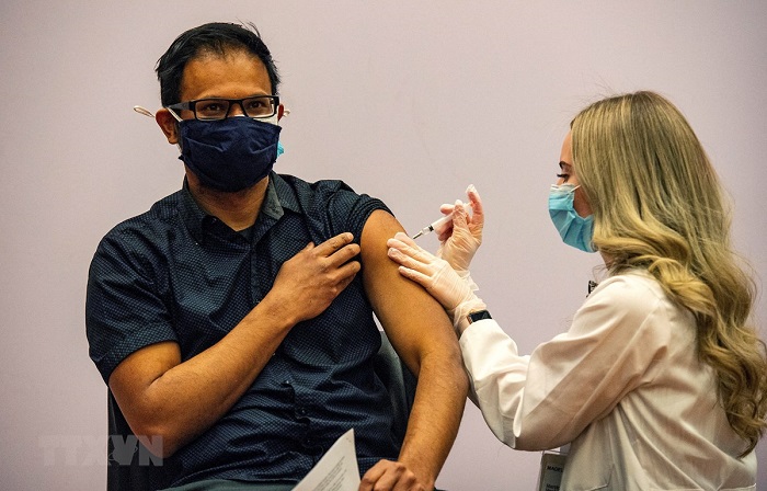 Mũi vaccine Covid-19 tăng cường đang làm thay đổi khái niệm "tiêm chủng đầy đủ"?
