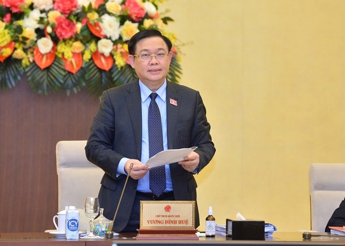 Chủ tịch Quốc hội Vương Đ&igrave;nh Huệ ph&aacute;t biểu tại phi&ecirc;n họp.