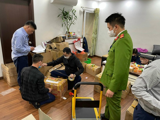 Lực lượng chức năng phát hiện số lượng lớn thực phẩm chức năng giả