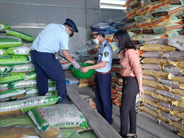 Lực lượng quản lý thị trường Tiền Giang phát hiện hơn 5 tấn phân bón NPK không đảm bảo chất lượng.