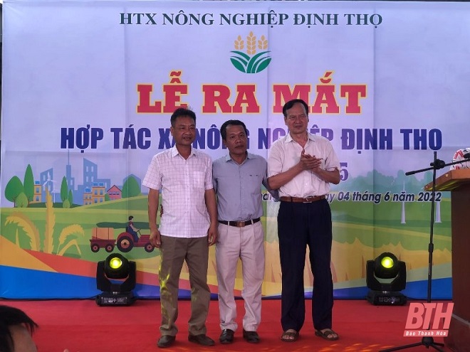 Ra mắt Ban Giám đốc Hợp tác xã Nông nghiệp Định Thọ