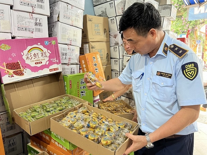 Lực lượng Quản lý thị trường Hà Nội vừa tạm giữ hơn 5.000 bánh trung thu không có hóa đơn, chứng từ chứng minh nguồn gốc, xuất xứ