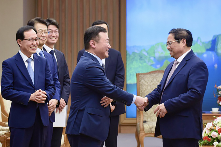 Thủ tướng Phạm Minh Chính tiếp ông Roh Tae-Moon, Tổng Giám đốc Tập đoàn Samsung Điện tử.