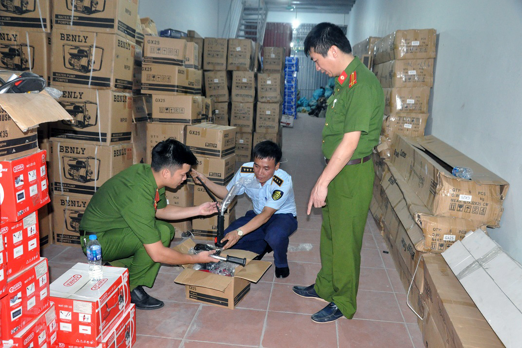 Lực lực chức năng kiểm tra hàng hóa tại các kho hàng của Công ty TNHH thương mại sản xuất Thành Đạt HD.