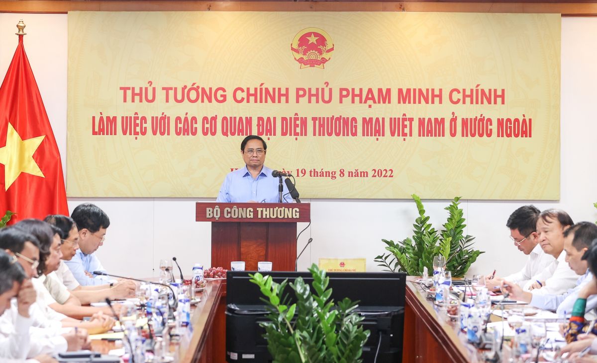 Thủ tướng Phạm Minh chính chủ trì cuộc làm việc với hệ thống thương vụ Việt Nam tại nước ngoài.
