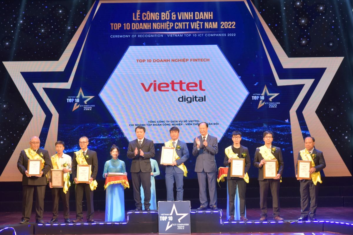 Tập đoàn Công nghiệp - Viễn thông Quân đội (Viettel) là doanh nghiệp (DN) có thành tích số 1 tại giải thưởng TOP 10 DN công nghệ thông tin (CNTT) Việt Nam 2022.