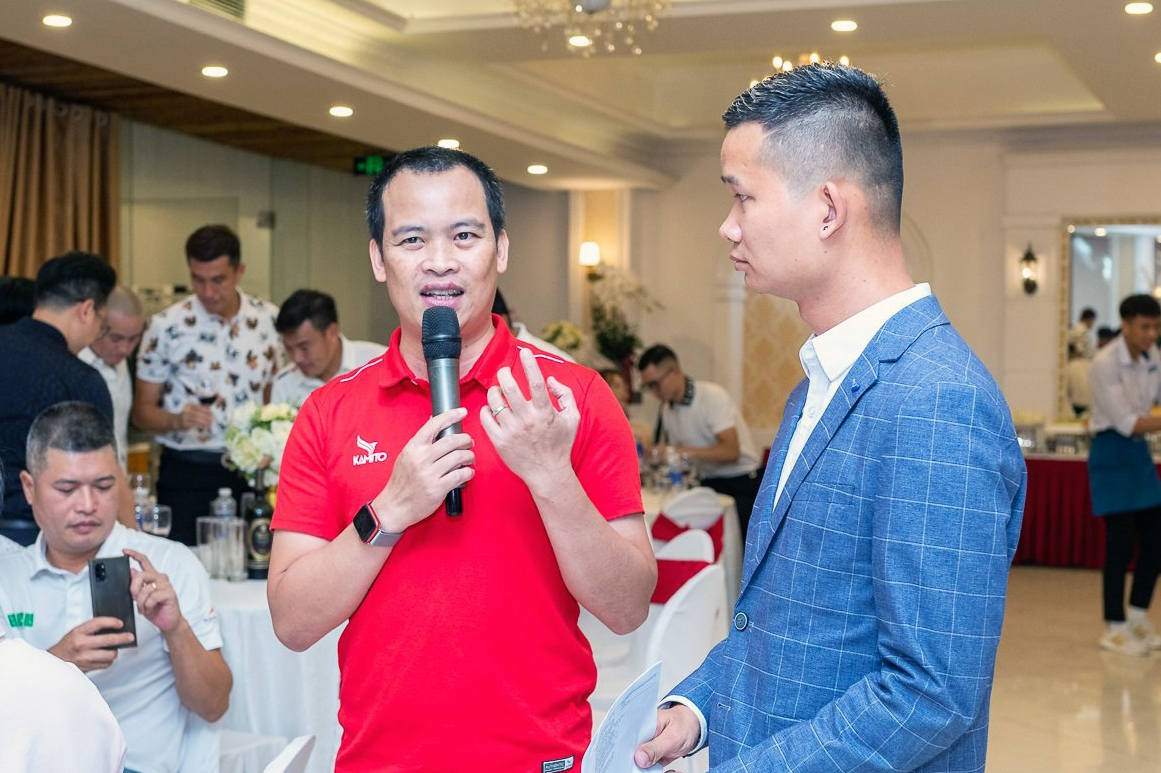 Nhà báo Minh Hải chia sẻ cảm xúc về sự xuất hiện của một công ty chuyên nghiệp trong lĩnh vực xây dựng, quản lý hình ảnh cầu thủ.