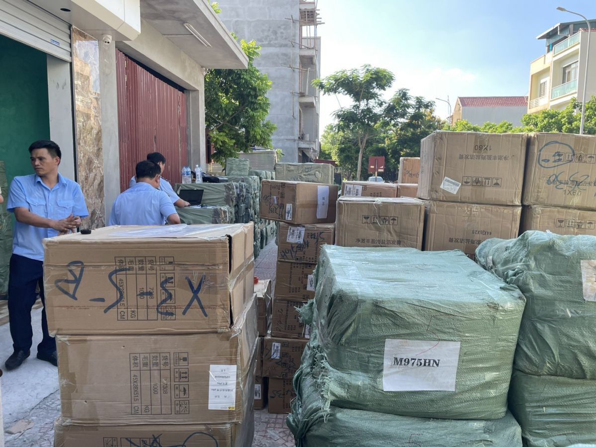 20 tấn nước hoa, mỹ phẩm có dấu hiệu giả nhãn hiệu nổi tiếng bị Lực lượng QLTT Bắc Ninh phát hiện, xử lý.