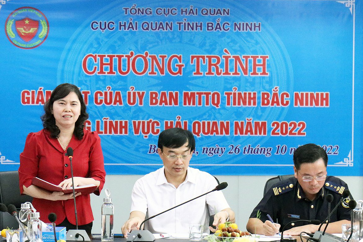 Phó Chủ tịch Thường trực HĐND tỉnh Bắc Ninh phát biểu tại buổi giám sát.