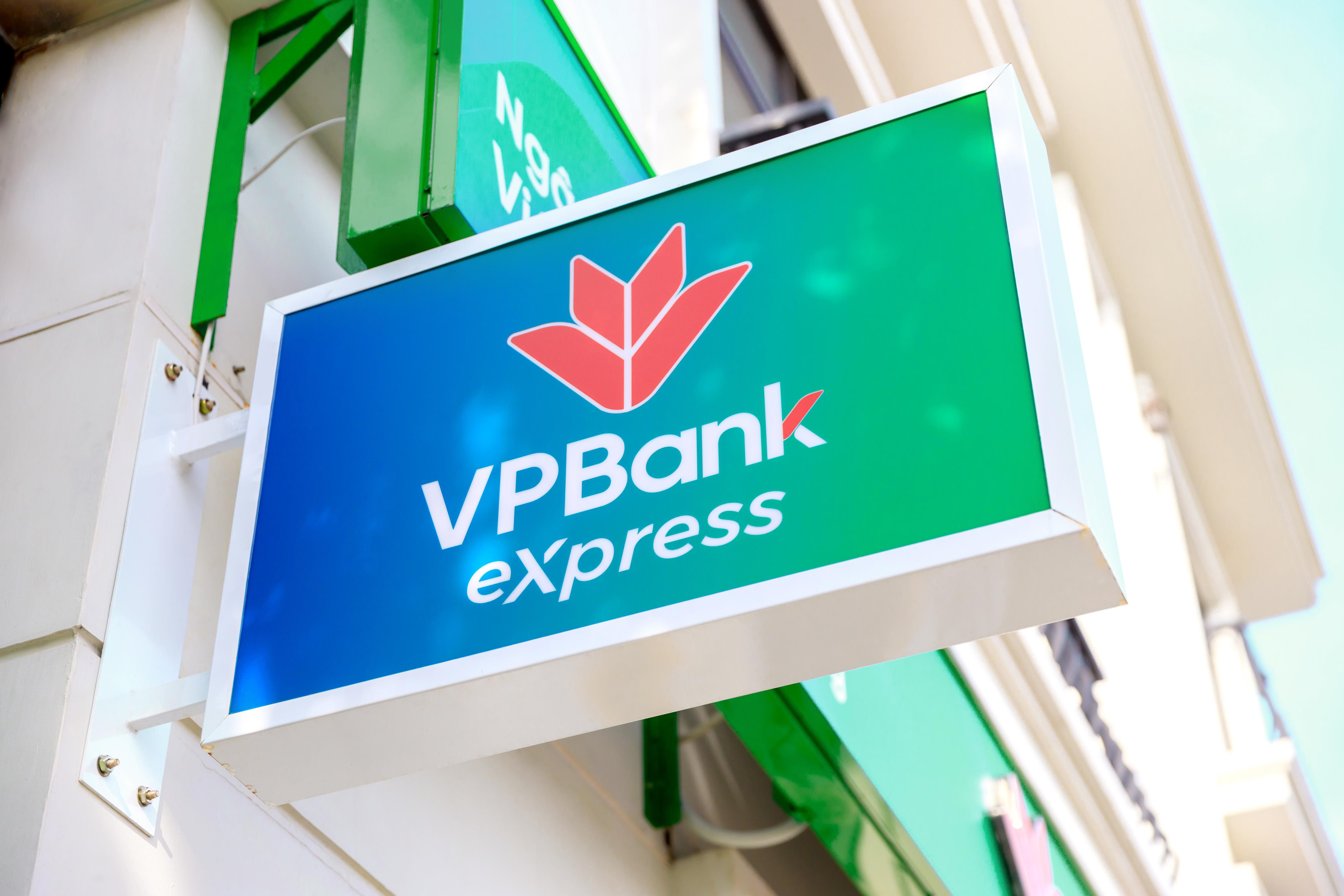 VPBank liên tục nâng cao chất lượng dịch vụ.