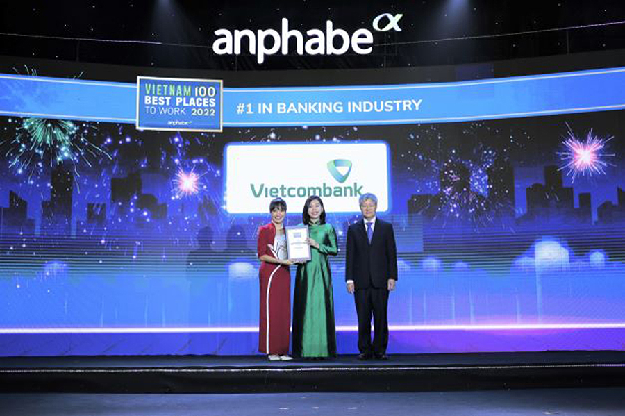 Vietcombank 7 năm liên tiếp là ngân hàng có môi trường làm việc tốt nhất Việt Nam.