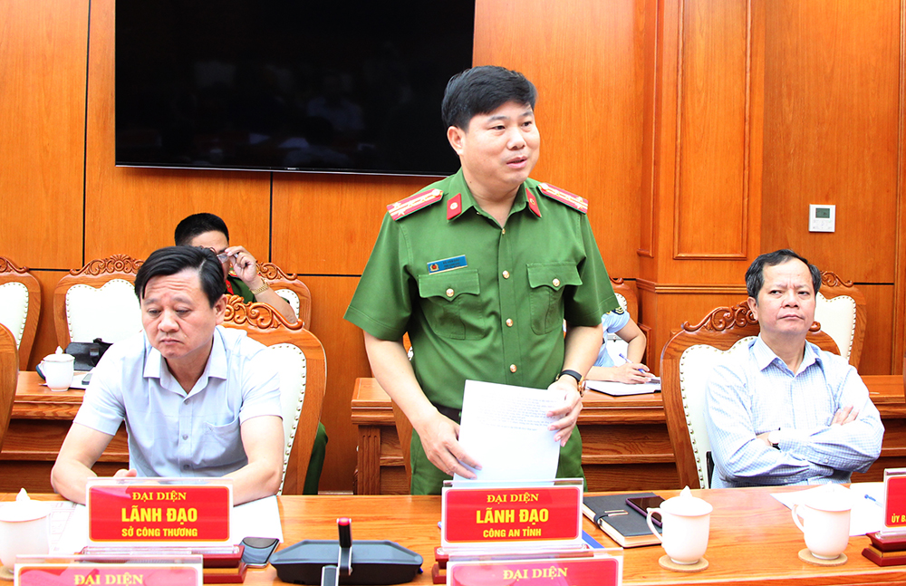 Đại diện lãnh đạo Công an tỉnh Bắc Giang cảnh báo một số thủ đoạn về buôn lậu, hàng giả.
