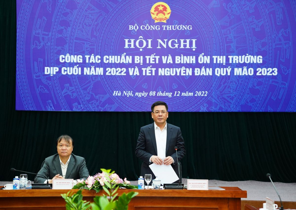 Hội nghị về công tác chuẩn bị Tết, bình ổn thị trường dịp cuối năm 2022 và Tết Quý Mão dưới sự chủ trì của Bộ trưởng Bộ Công Thương Nguyễn Hồng Diên.