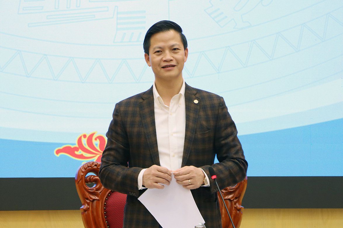 Phó Chủ tịch Thường trực UBND tỉnh Vương Quốc Tuấn.